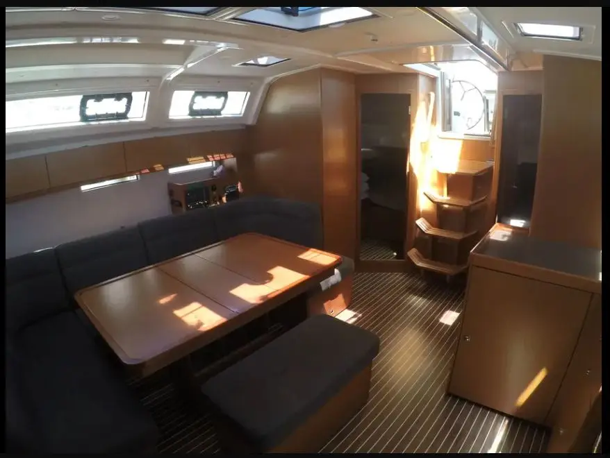 Classic, Interior image