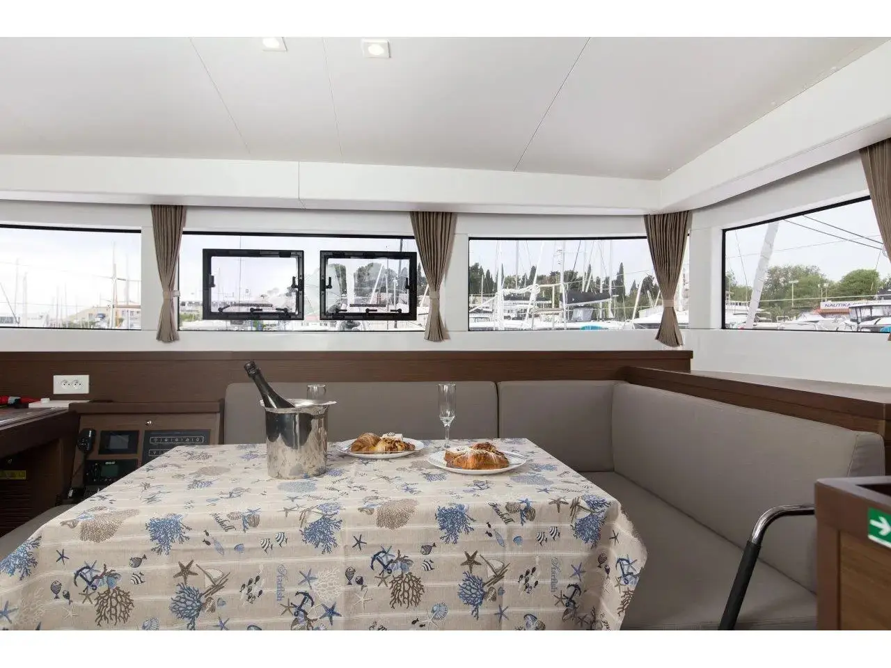 Marinero, Interior image