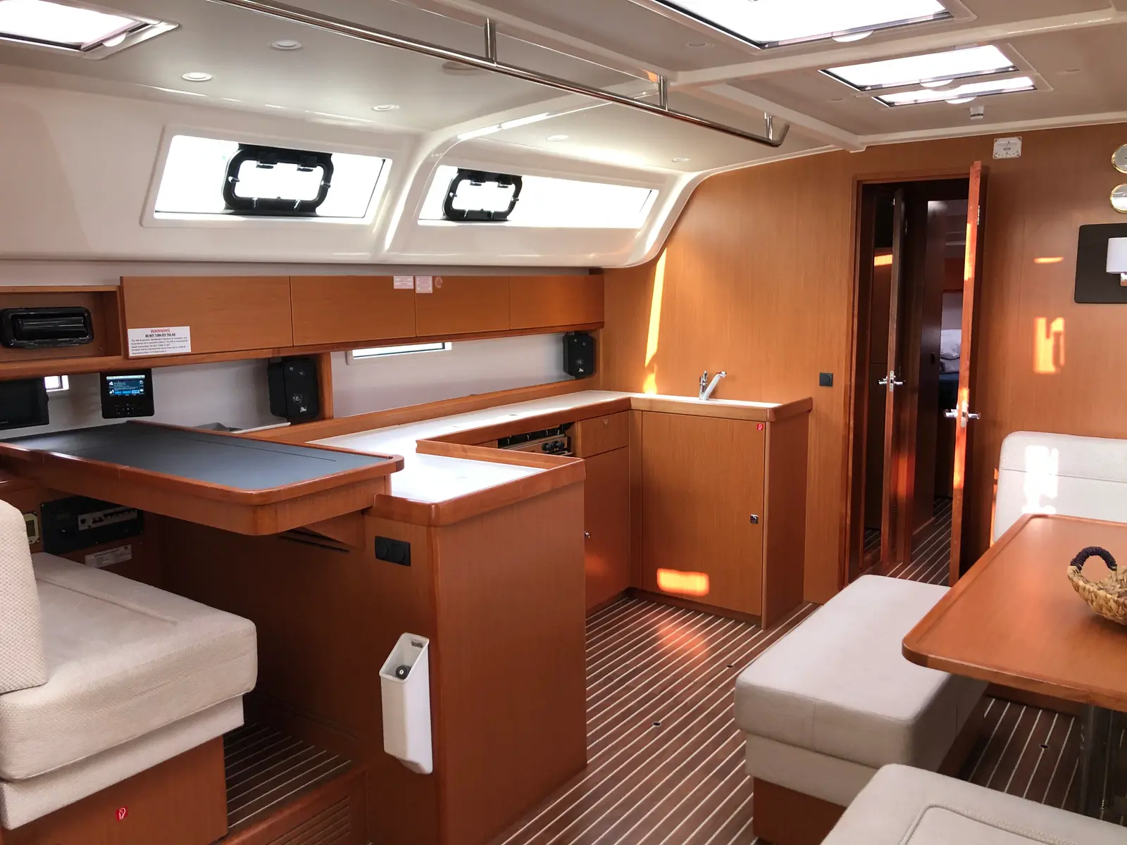 S/Y Thalassa, Interior image