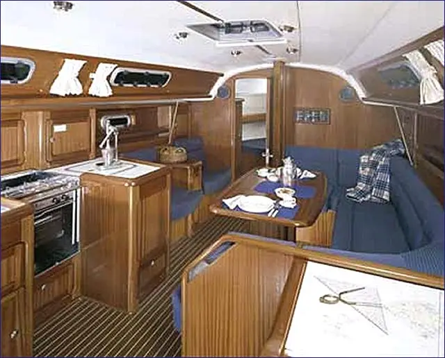 Franca, Interior image