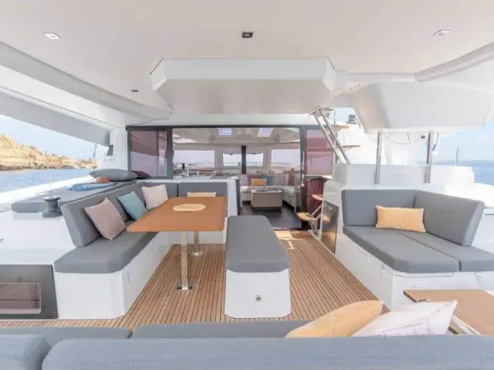 Christina, Interior image