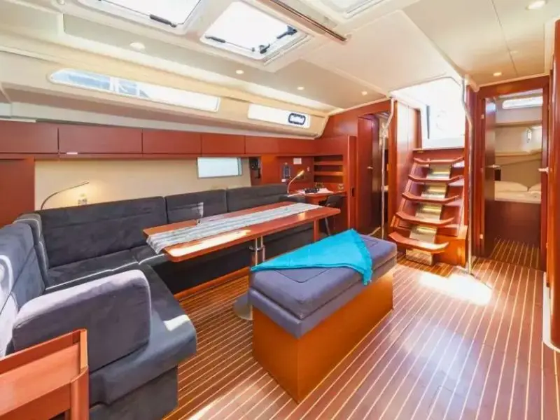 Big Blue, Interior image