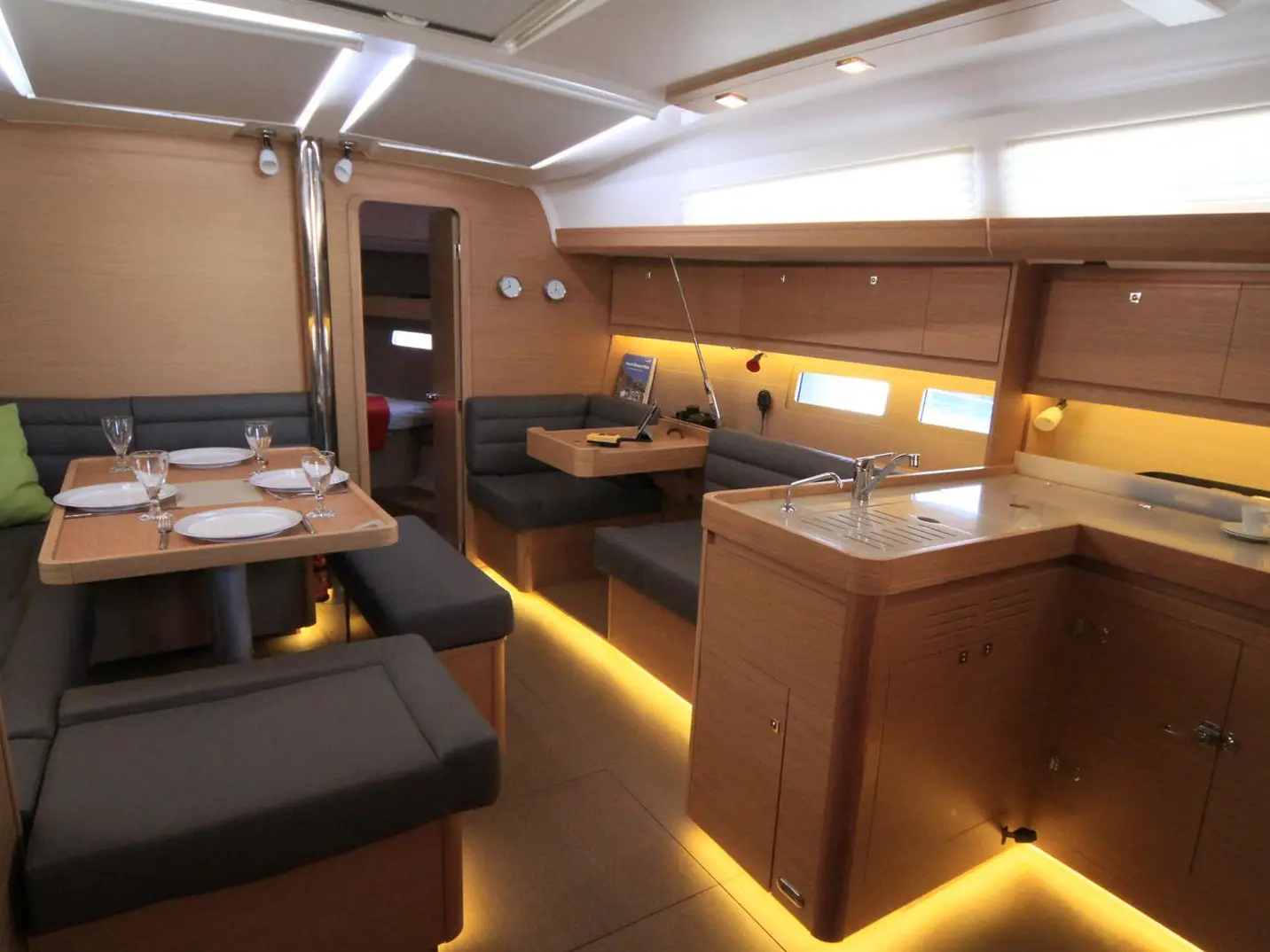 AINA, Interior image