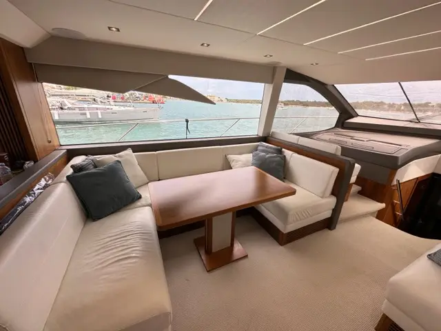 Eliot , Interior image