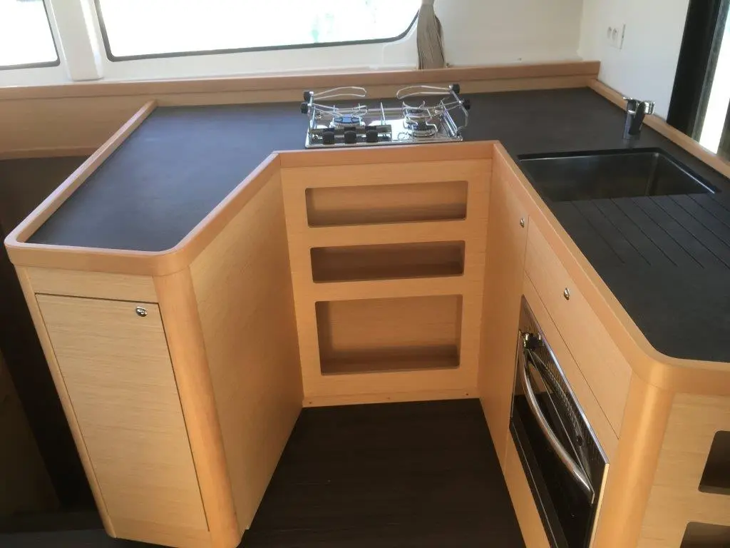 Tigra, Kitchen