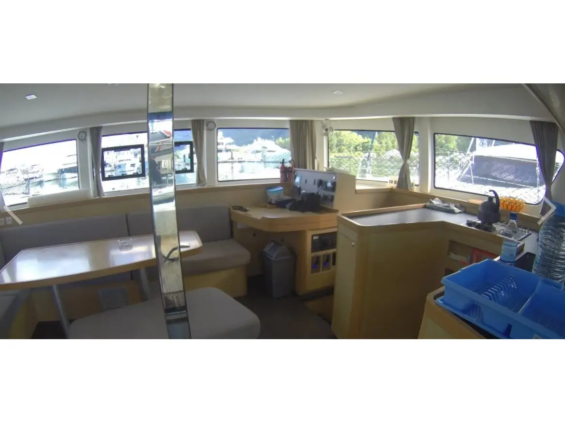Manaha, Interior image