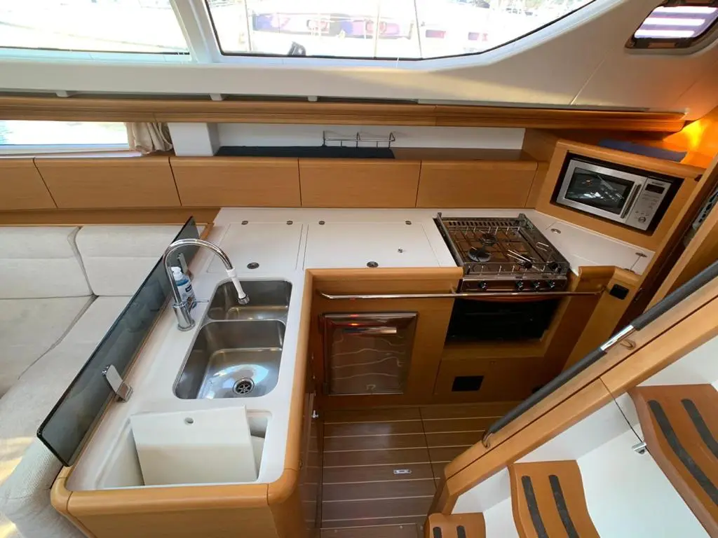 Aurora, Interior image