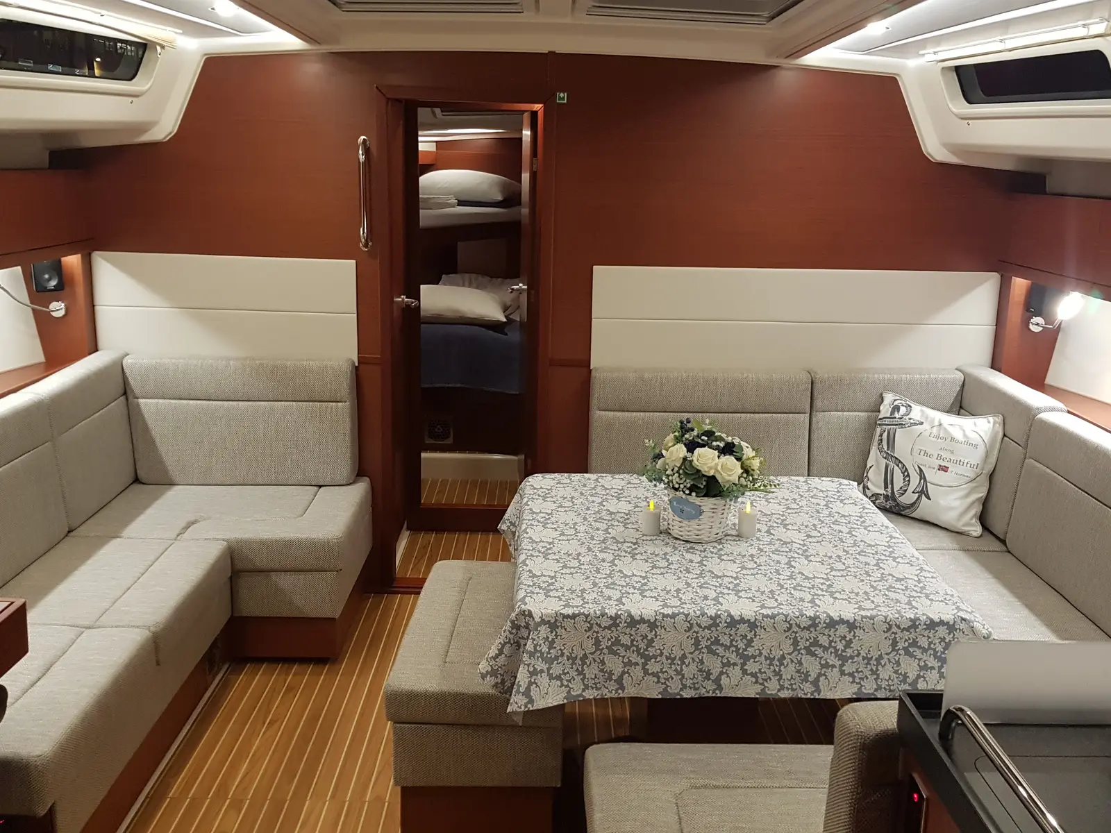 Arctic Njord, Interior image