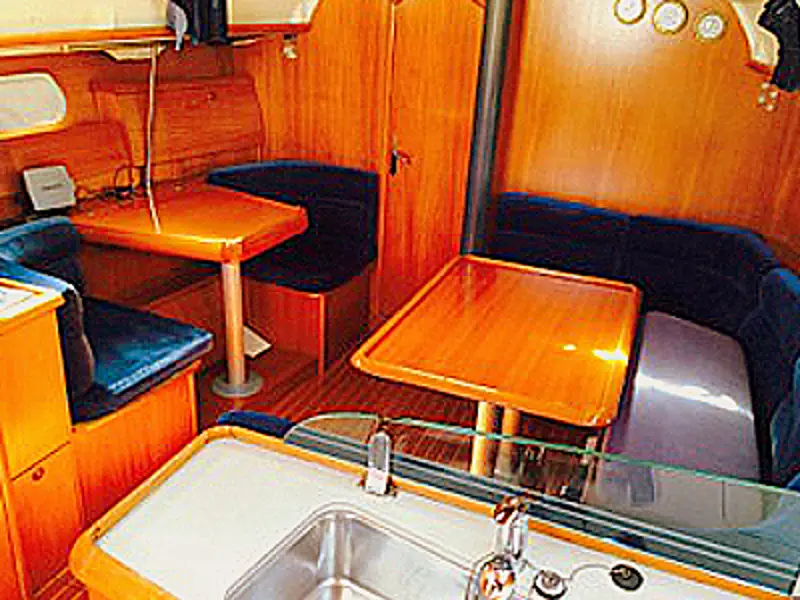 BALANCE II, Interior image