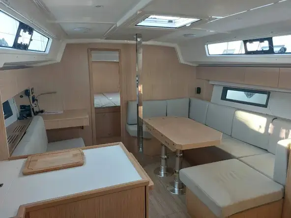 MARABOU, Interior image