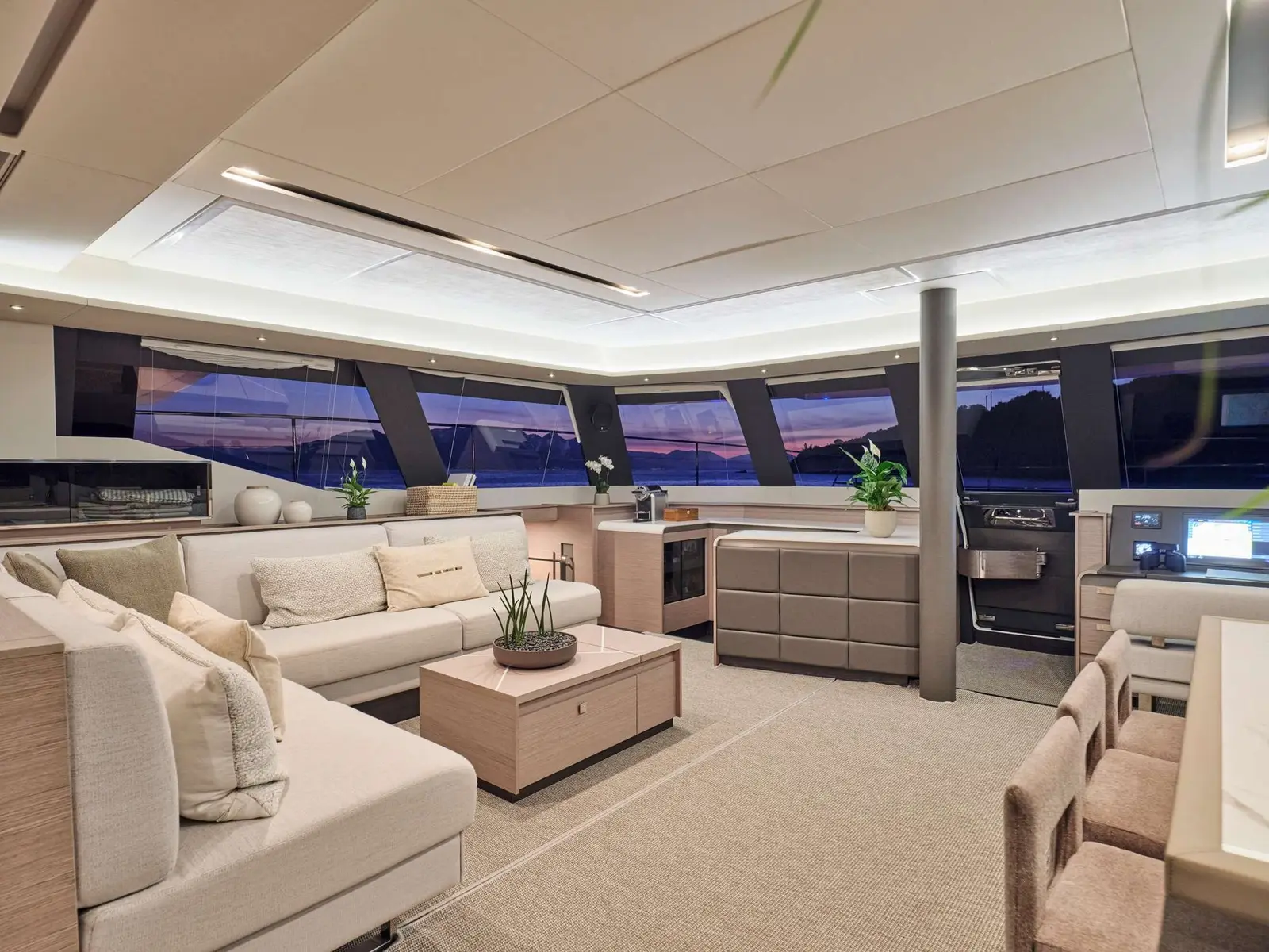 Alena, Interior image
