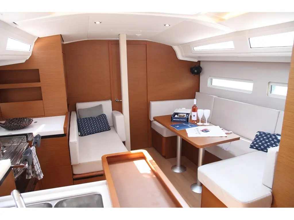 PANGEO, Interior image