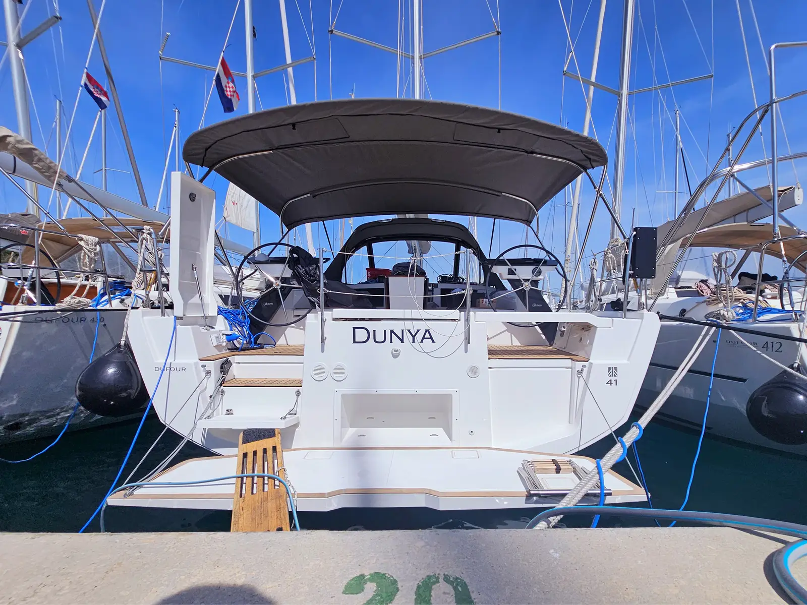 Dunya (A/C & gen), Main image
