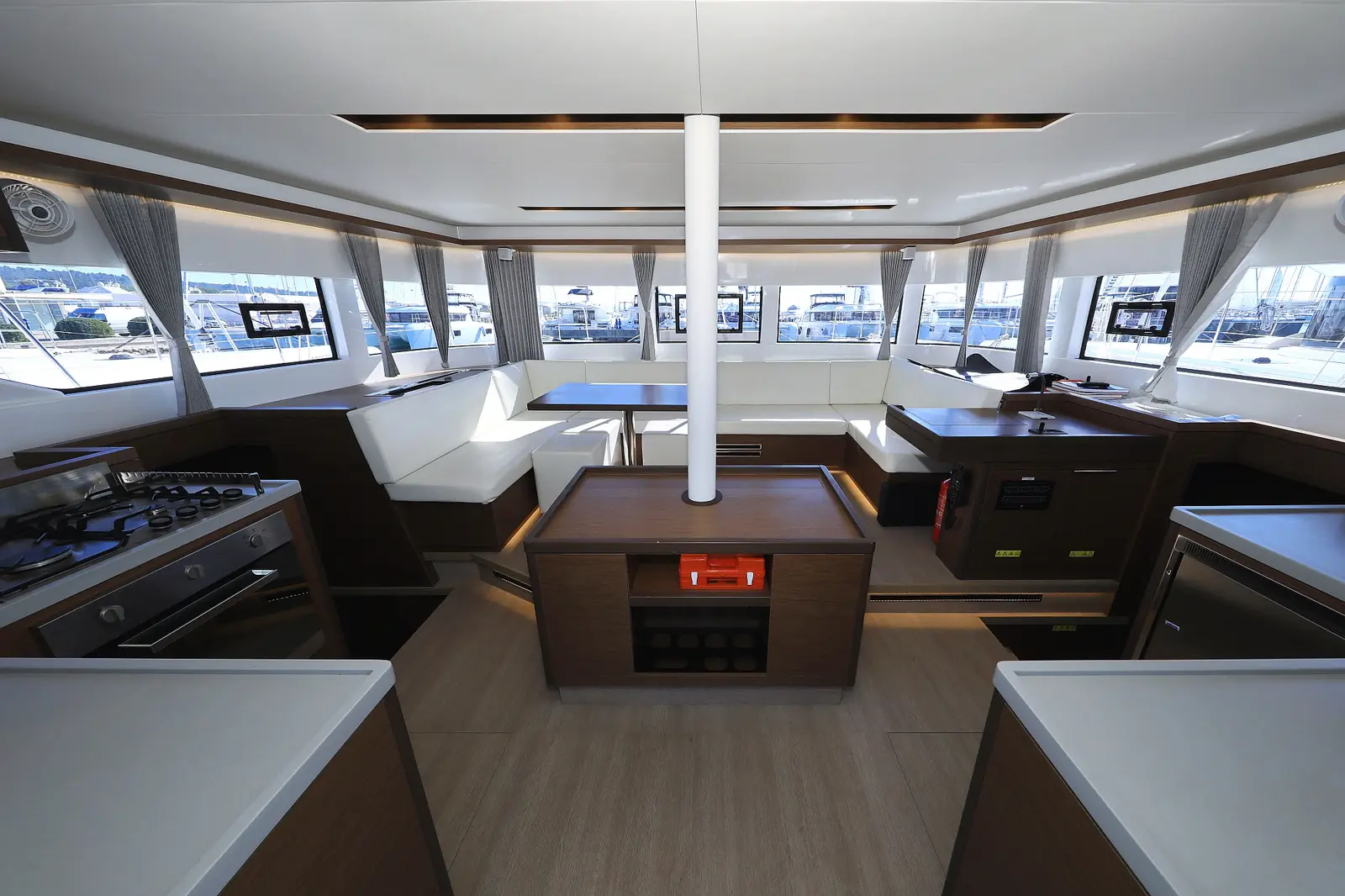 SHADOW, Interior image