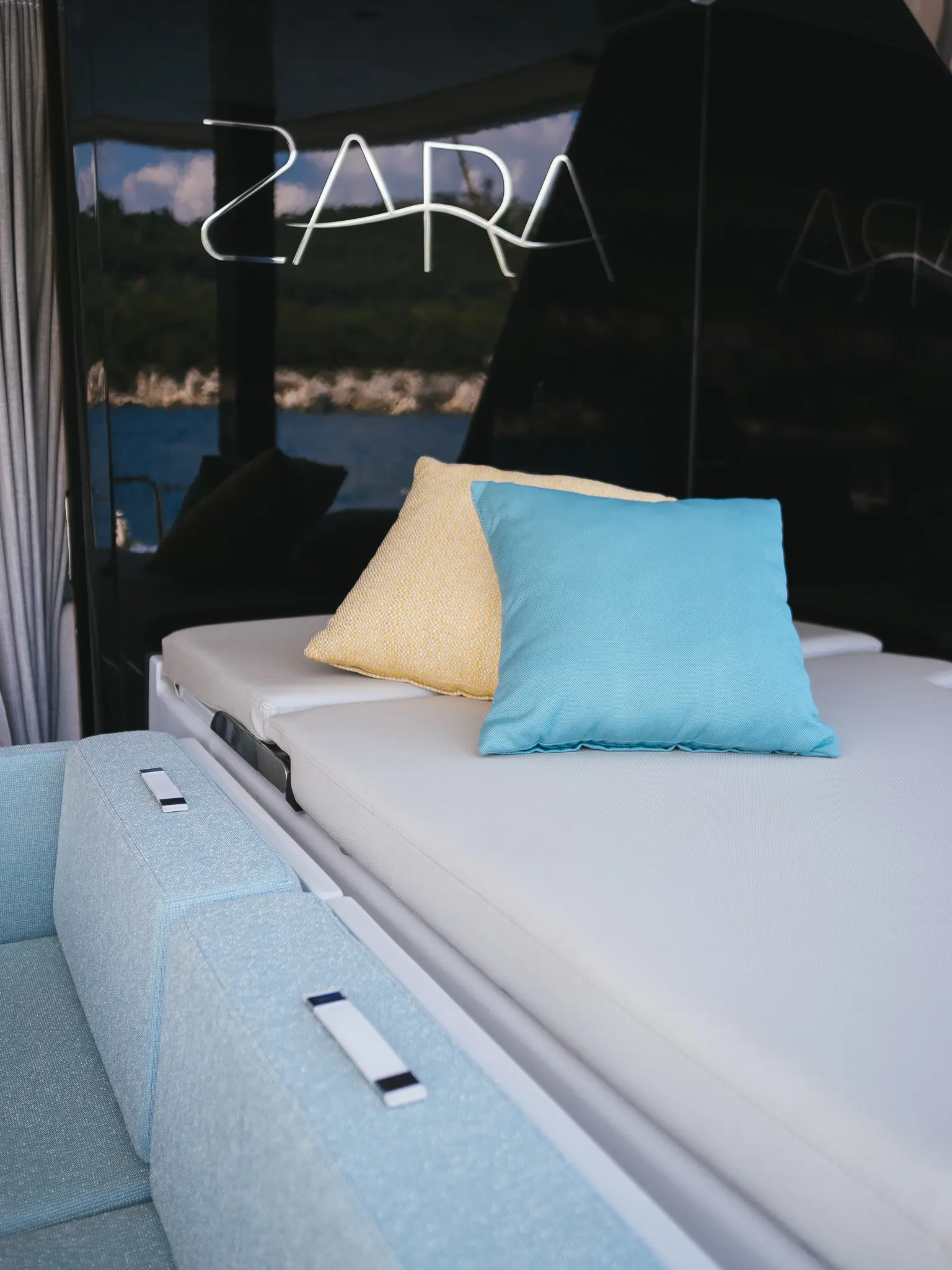 ZARA, photograph 73