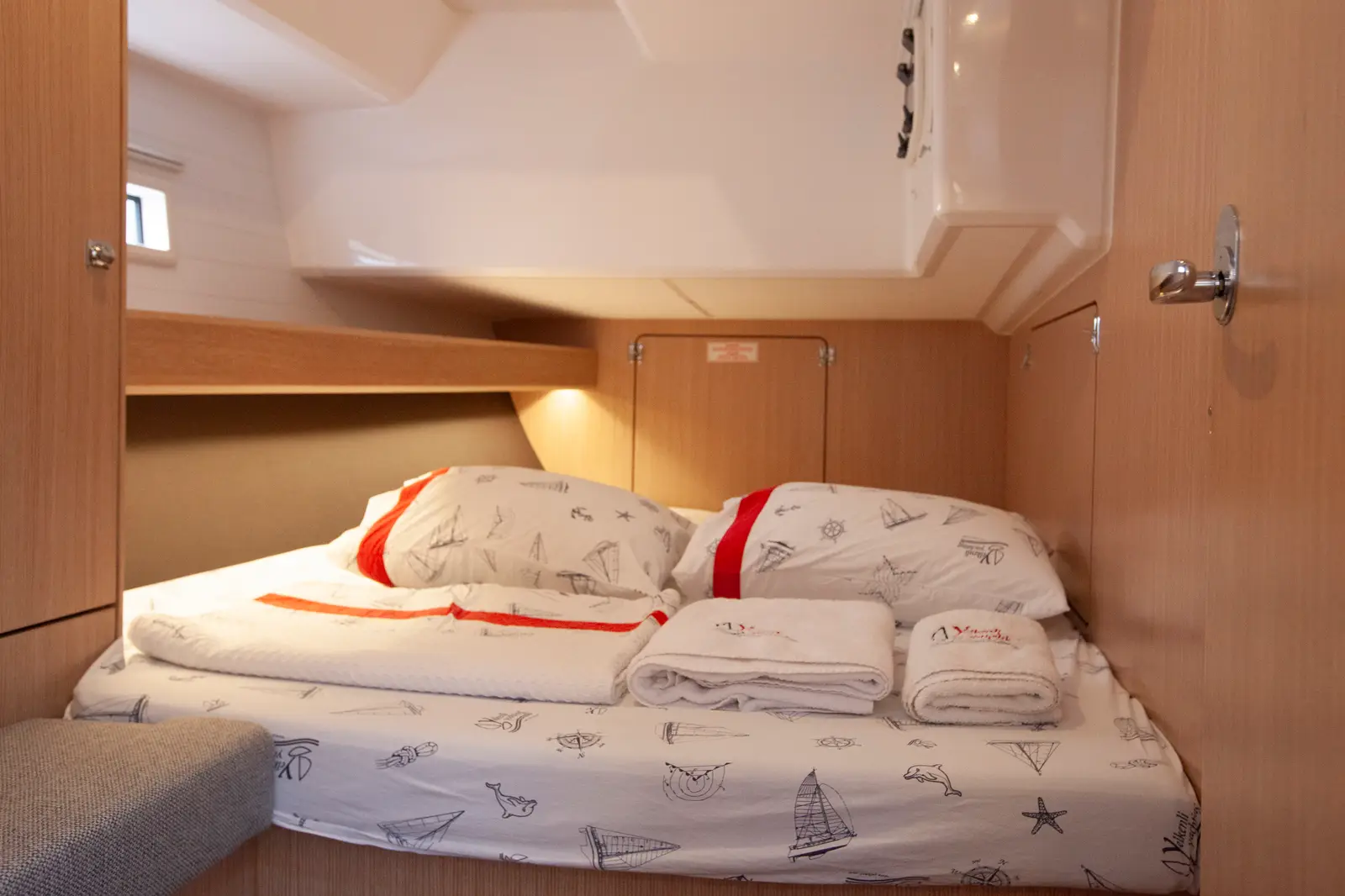 Trex, Aft Cabin (starboard side)