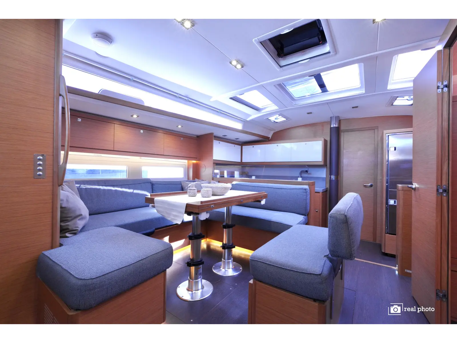 Medea - Water maker, Solar Panel, Interior image