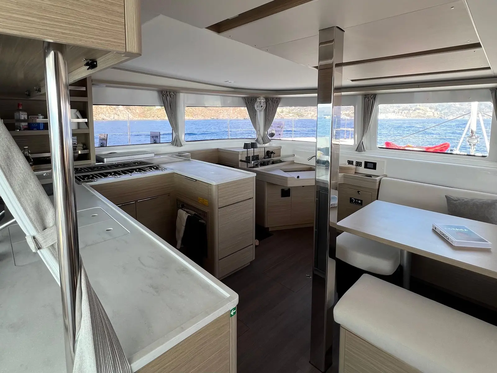 Ledi - Premium Line, Interior image