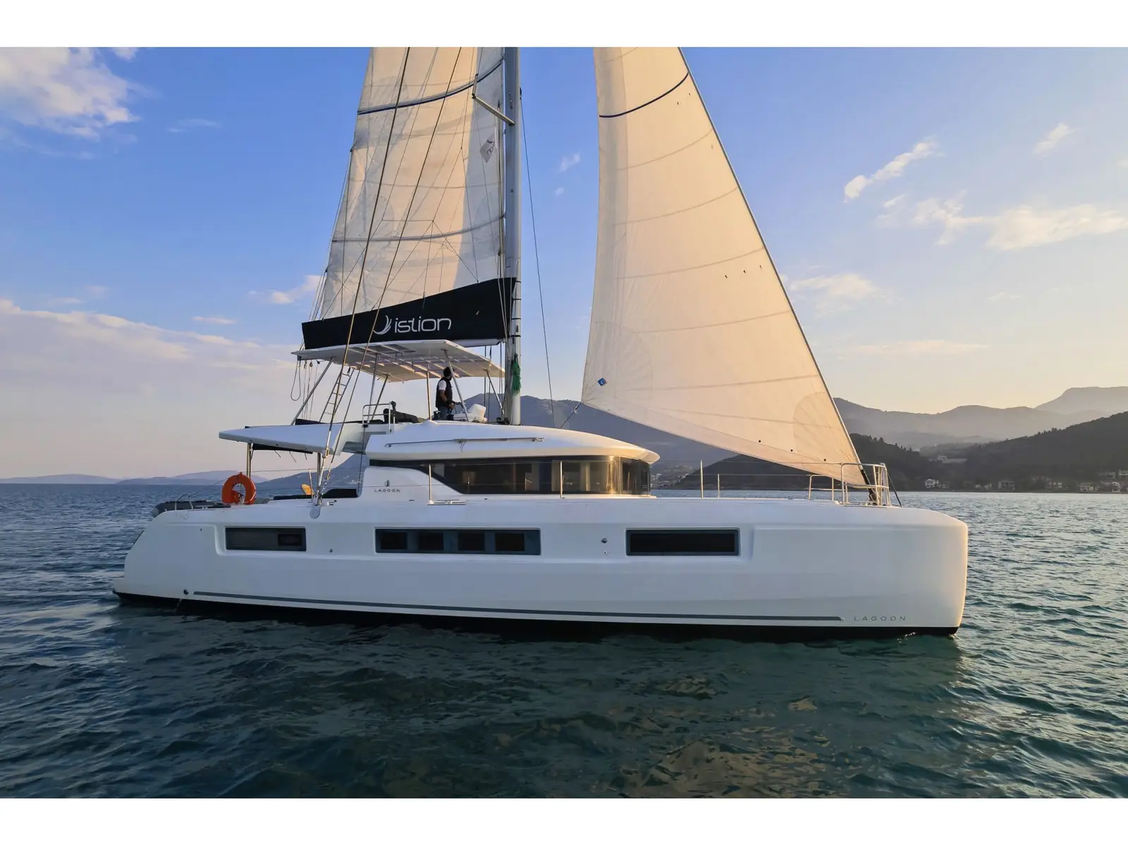 Reina (ONLY SKIPPERED), Main image
