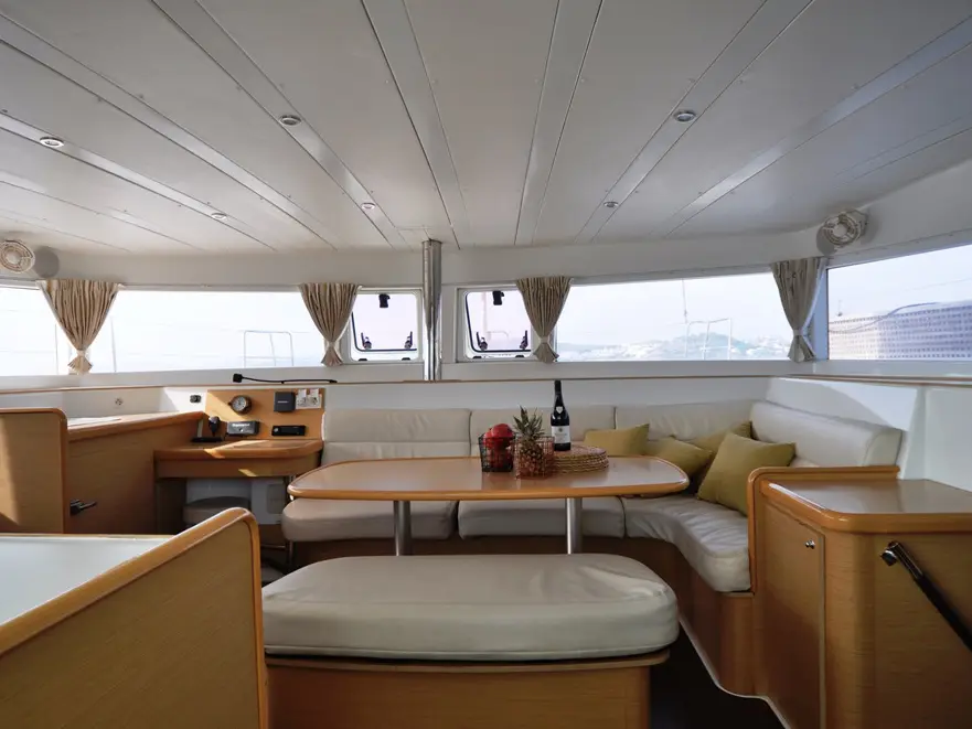 Paluko, Interior image