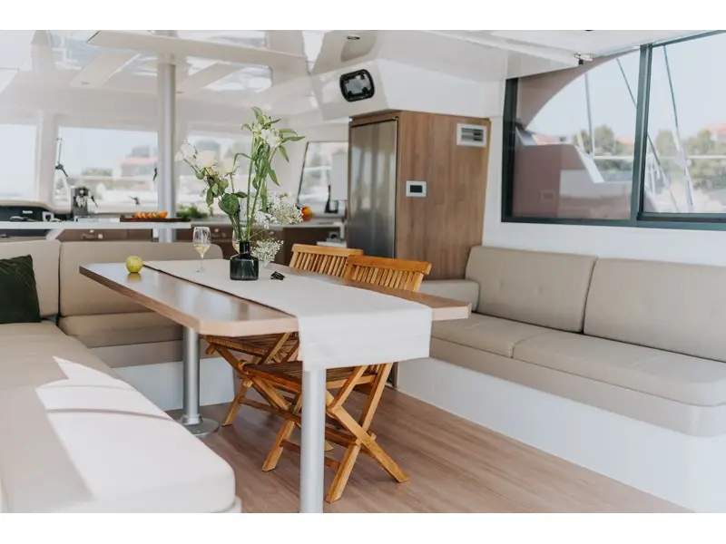 NOR, Interior image