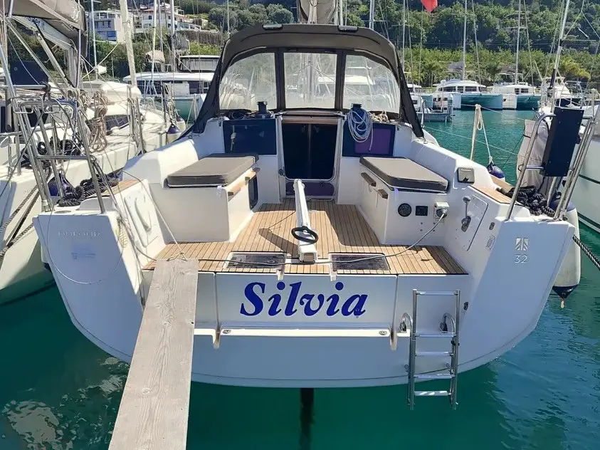Silvia, Dufour 32