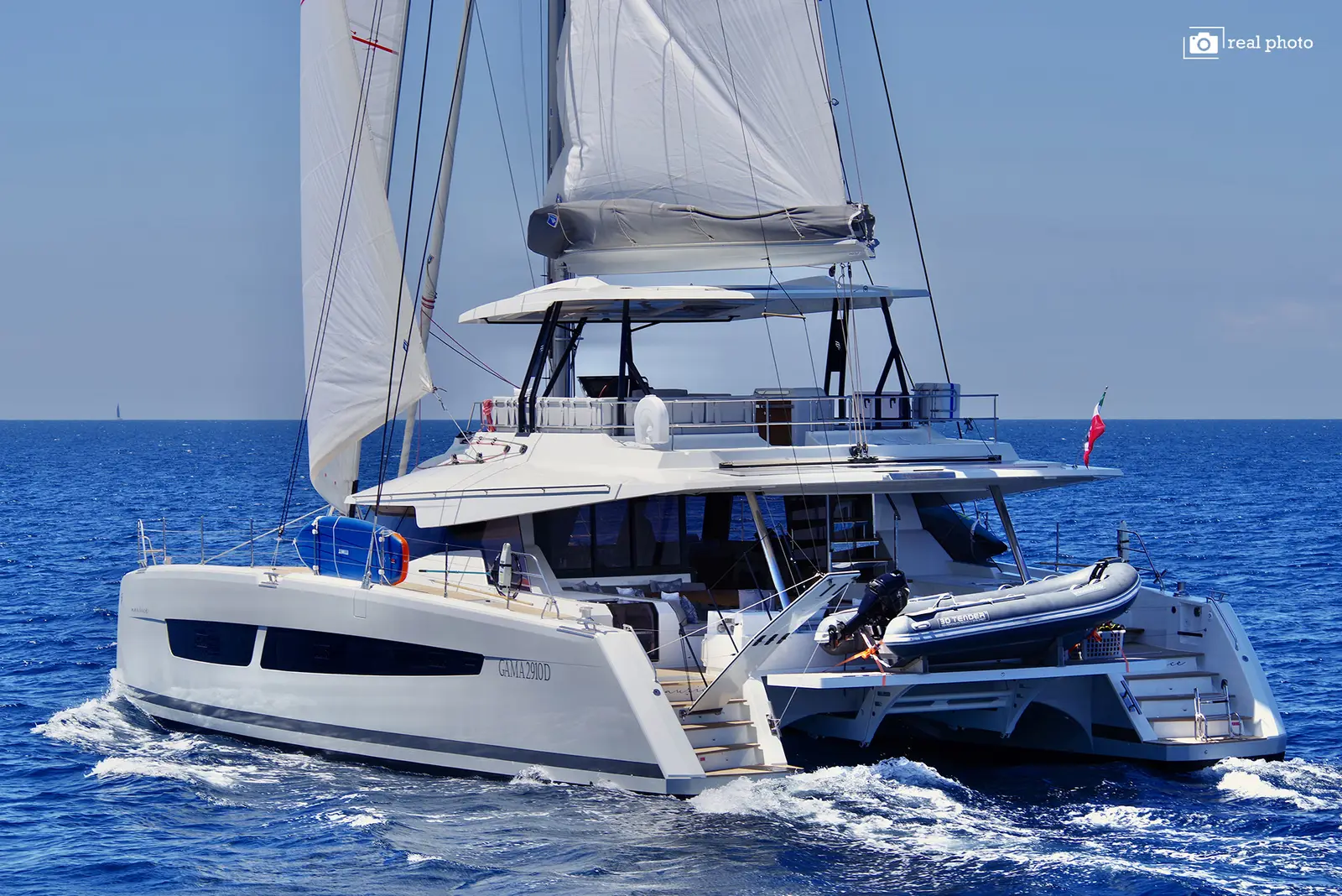 Maurice - Luxury Catamaran, A/C, Generator, Water maker, photograph 14