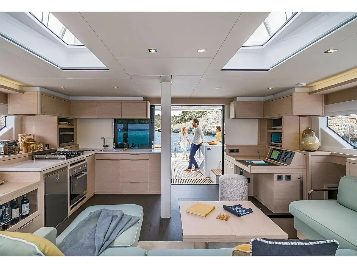Millenium, Interior image