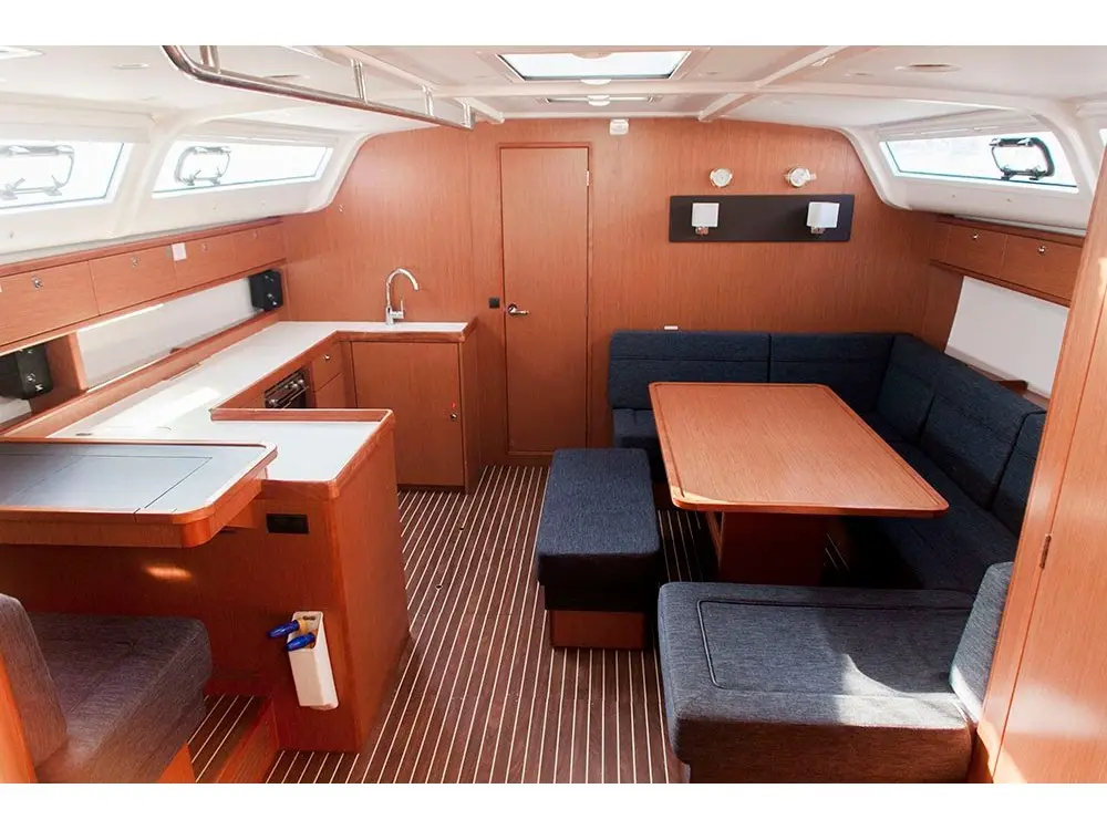 S/Y Callisti, Interior image