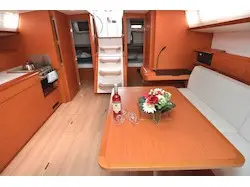Black Kiss, Interior image