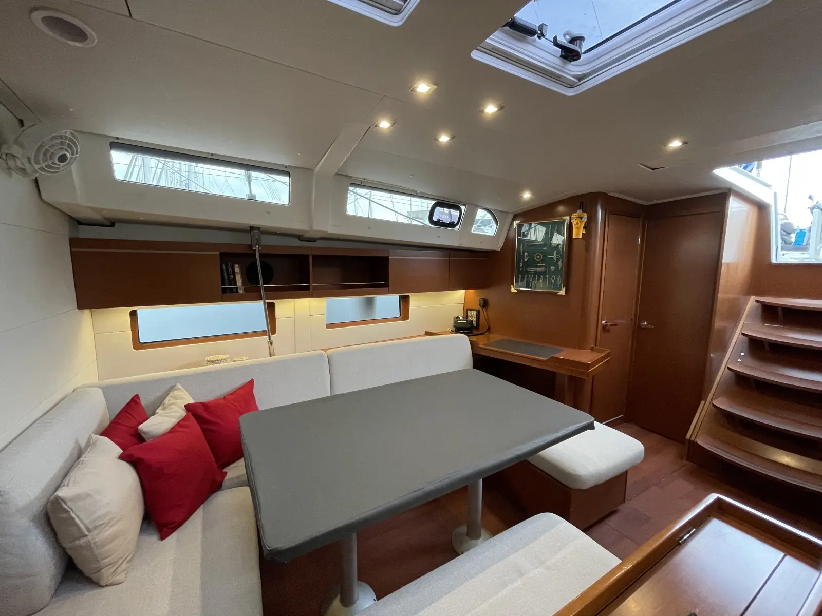Infinity, Interior image