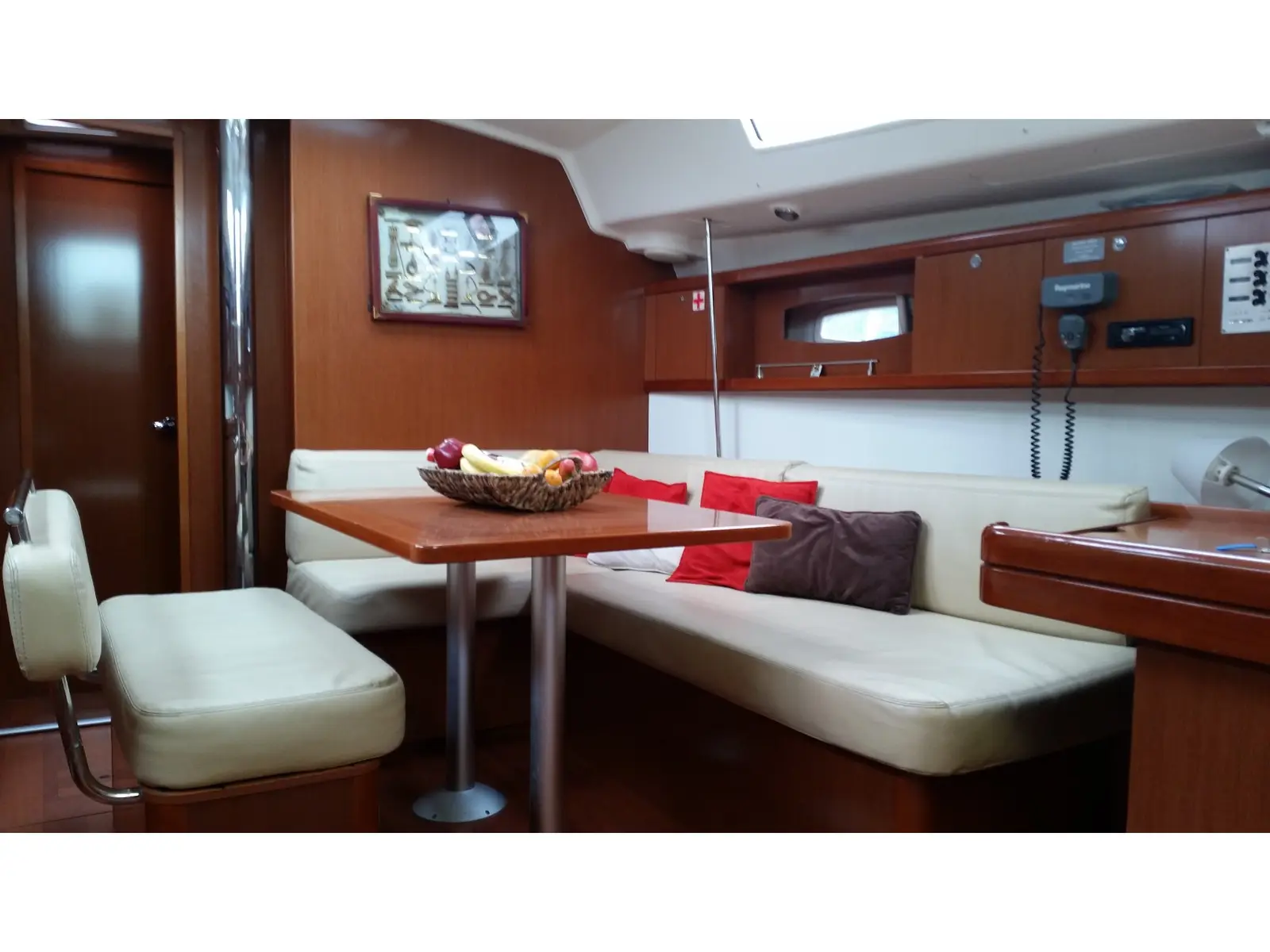 Carmen, Interior image
