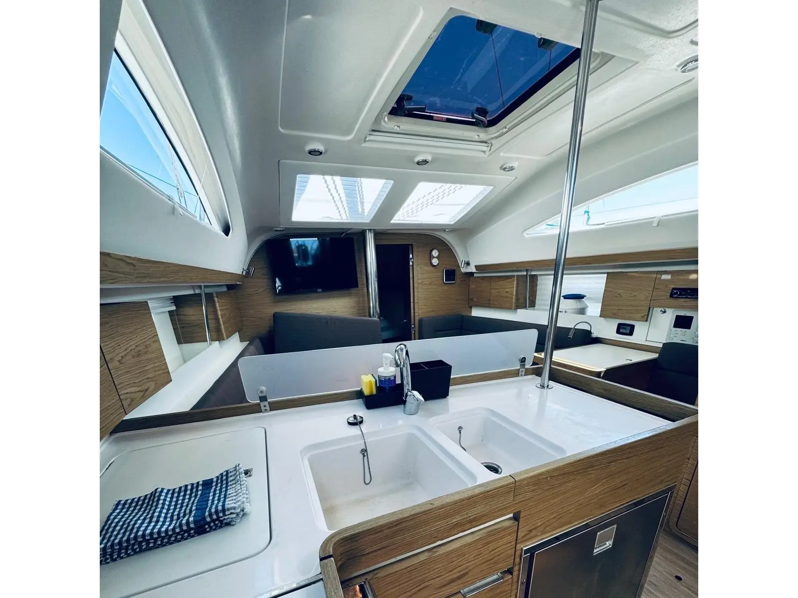 ATLA, Interior image