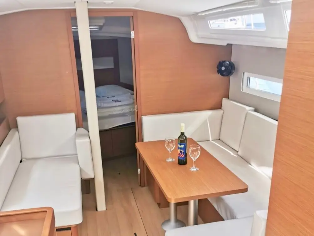 HAWKING, Interior image