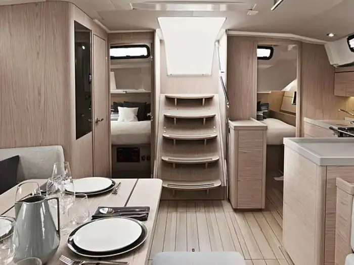 Oceanis 461/3/3 Premium, Interior image