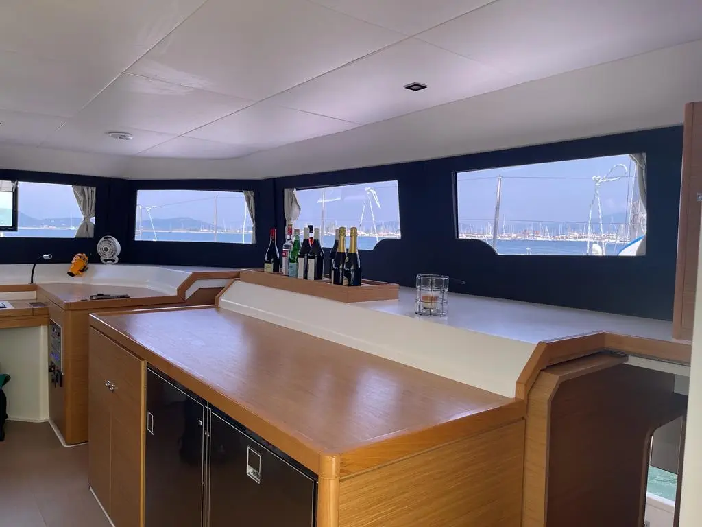 Blue Horizon - Skippered, photograph 5