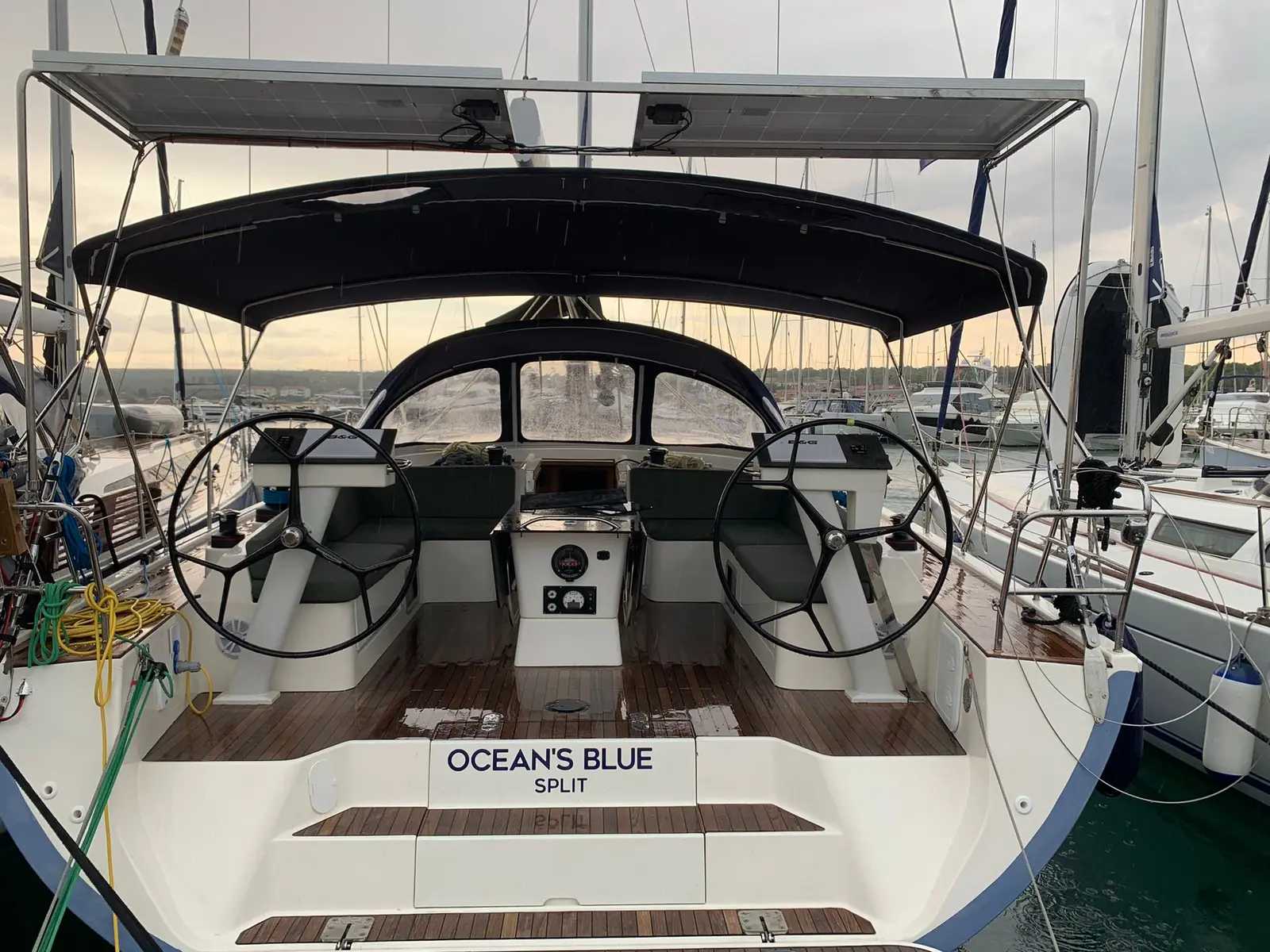 OCEAN'S BLUE , Main image