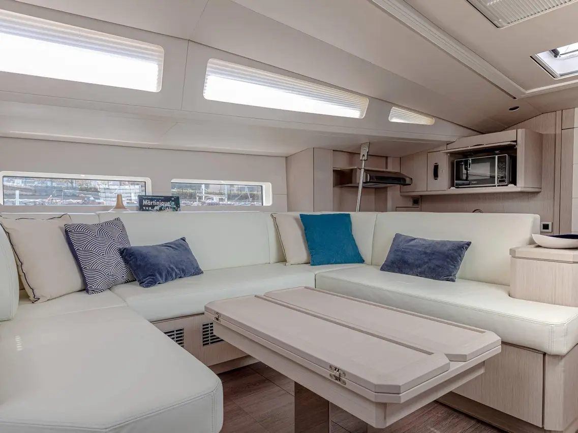 Elyvian Breeze, Interior image
