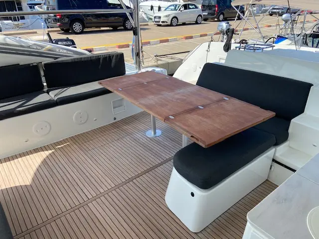 Star of the Seas IV, Lounge 2