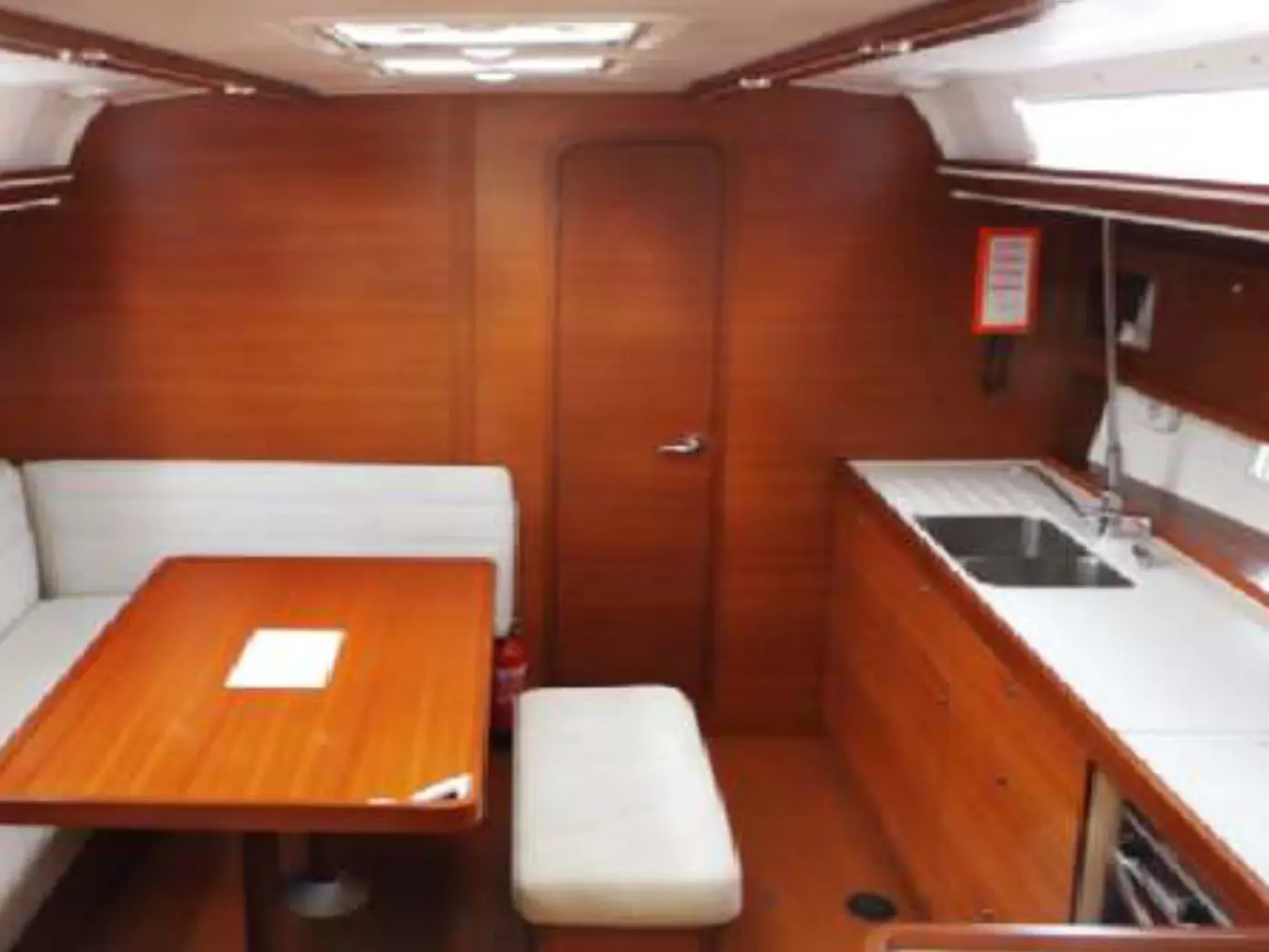 OSCAR TIME, Interior image