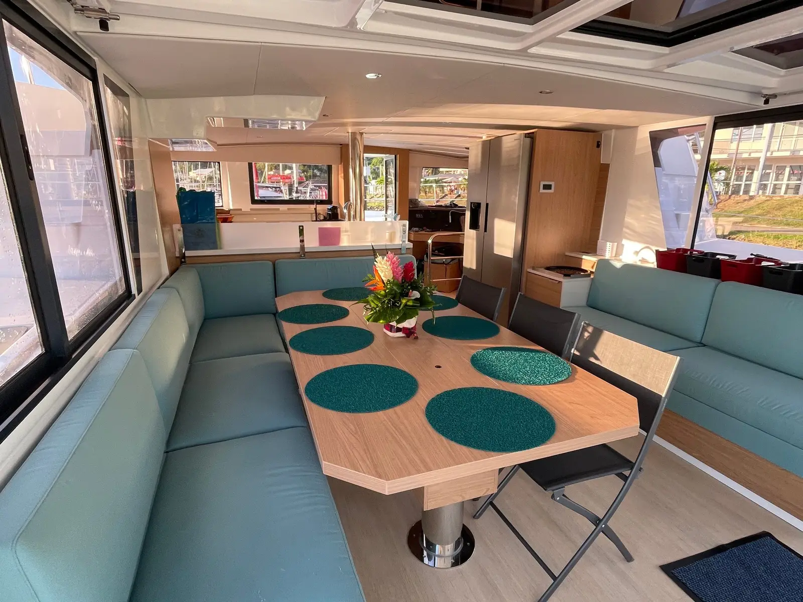 Premium, Interior image