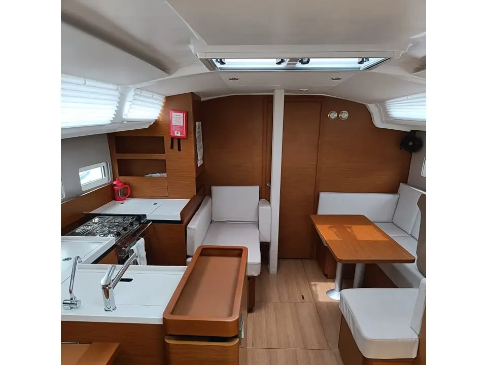Nerea, Interior image