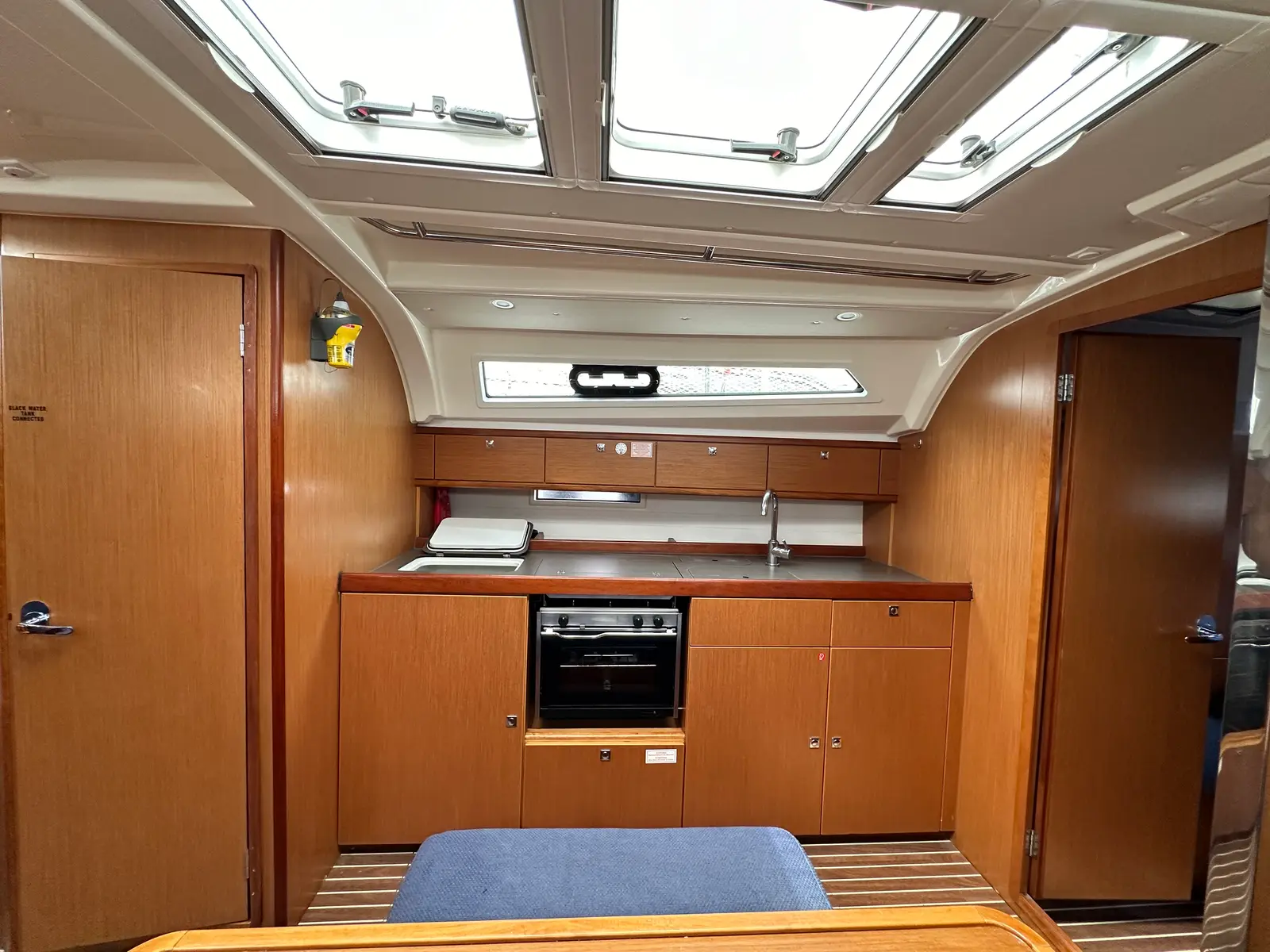 S/Y Yvonne, photograph 2