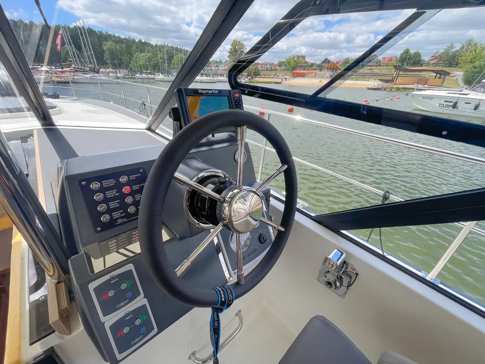 Nautika 1300 Royal, foto 3