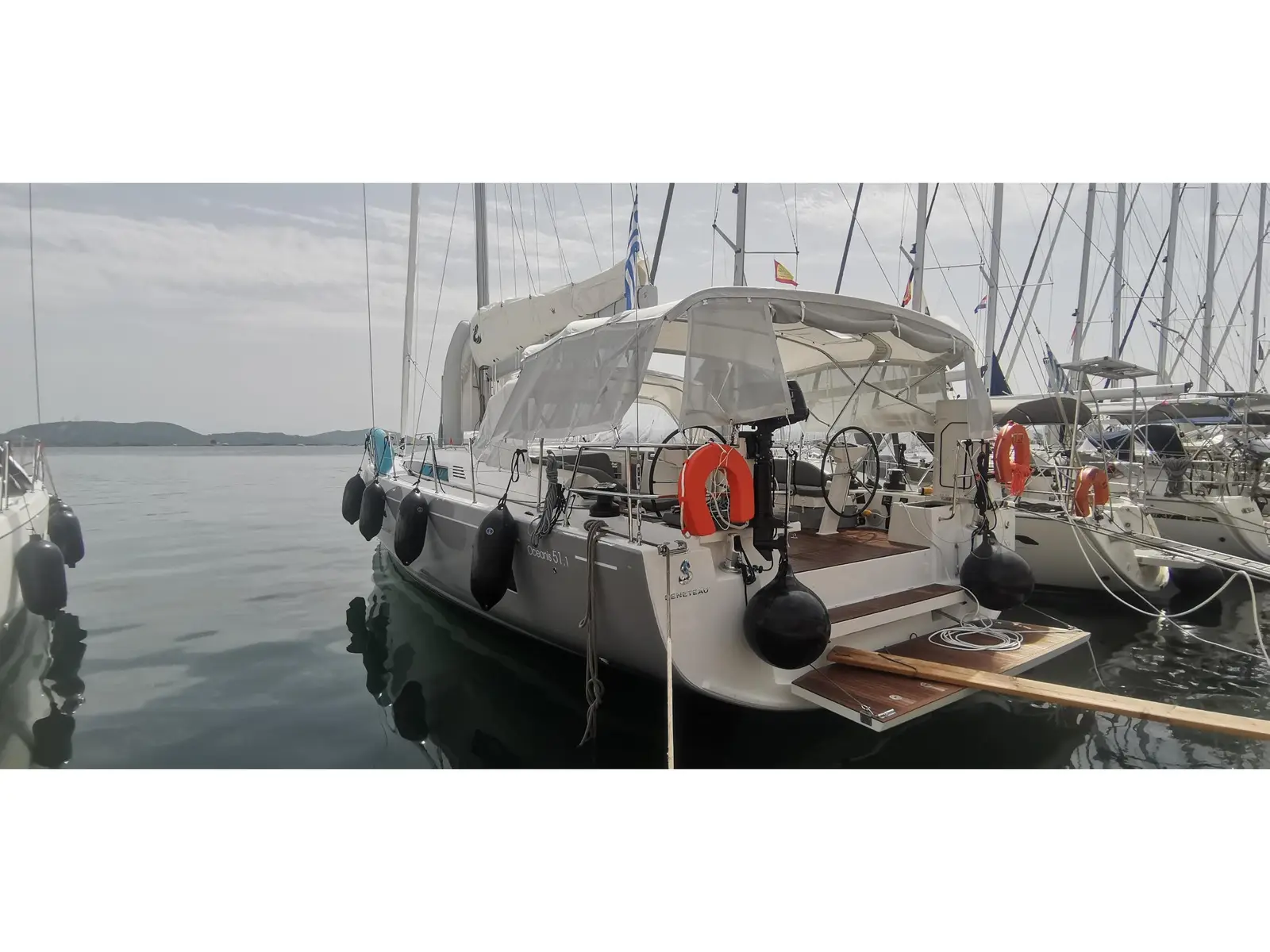 LIVING IN SEA, Main image