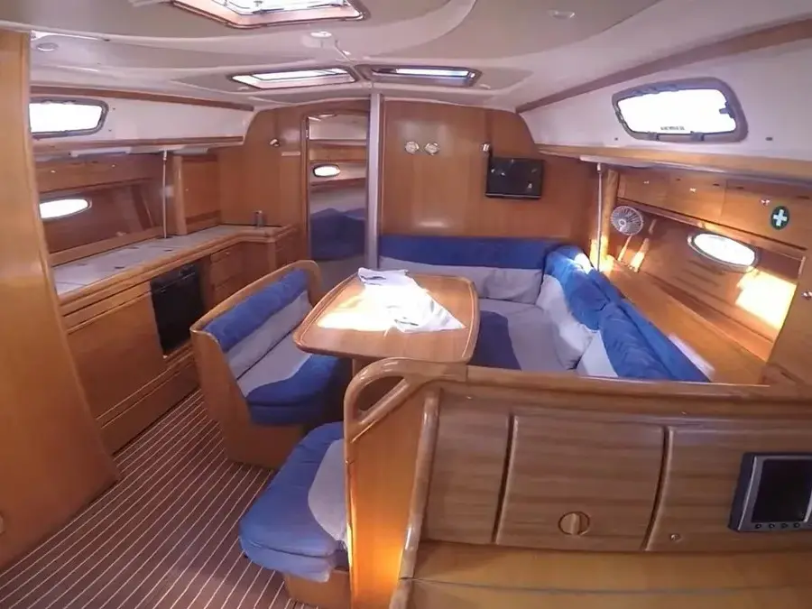 Orestis, Interior image