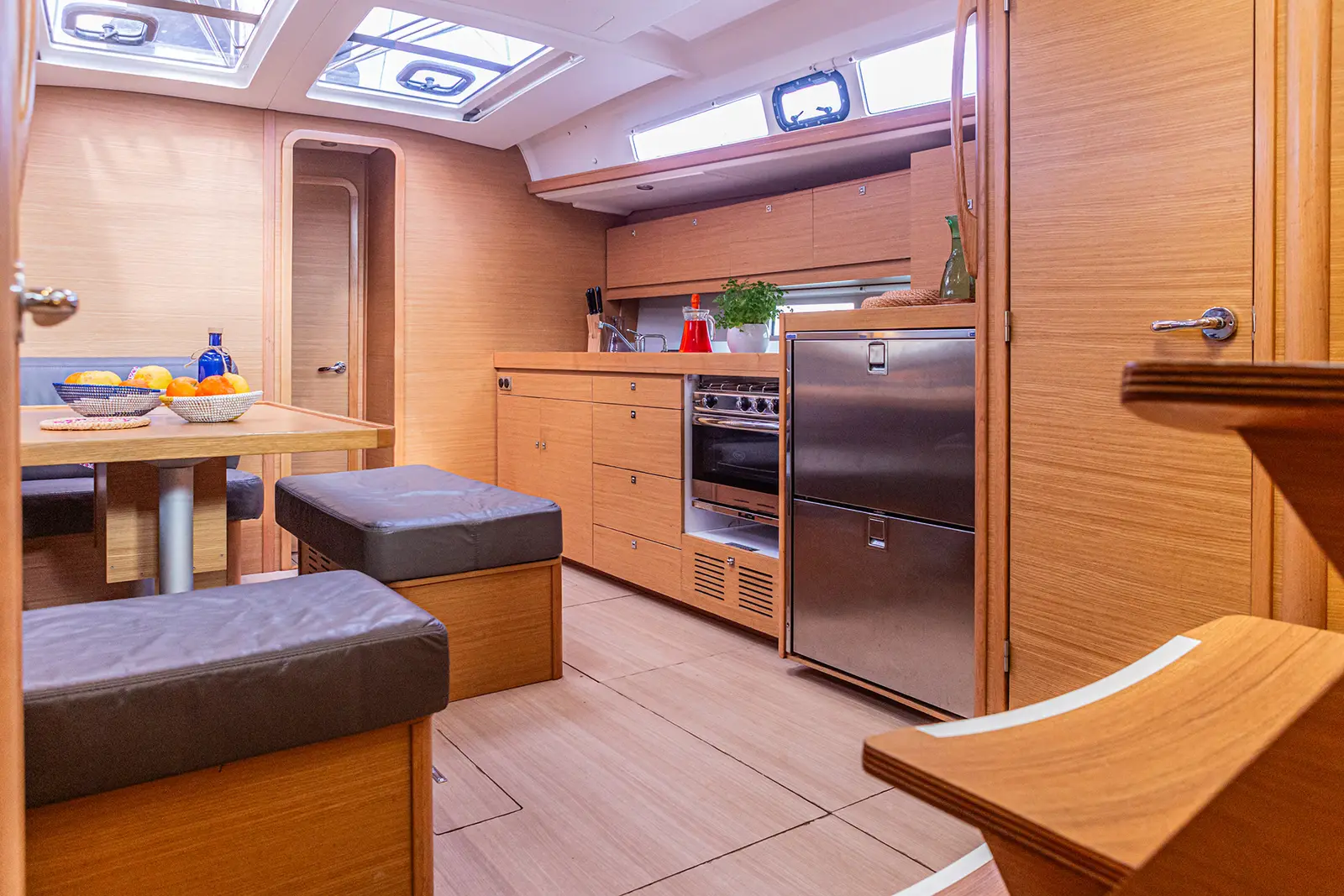 Discovery Planet, Interior image