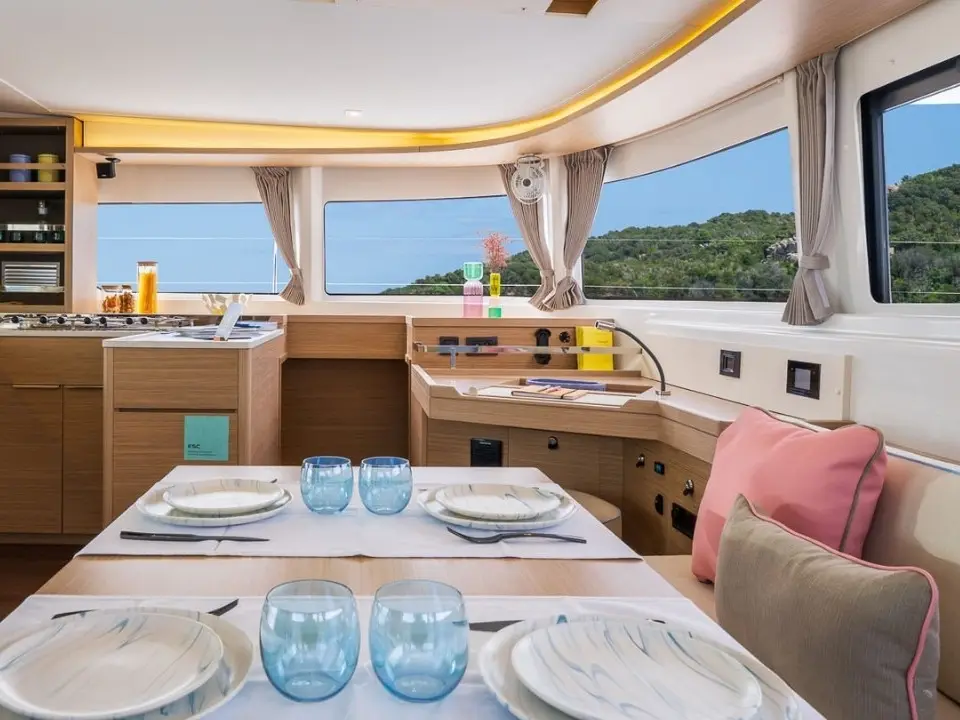 Paradis, Interior image