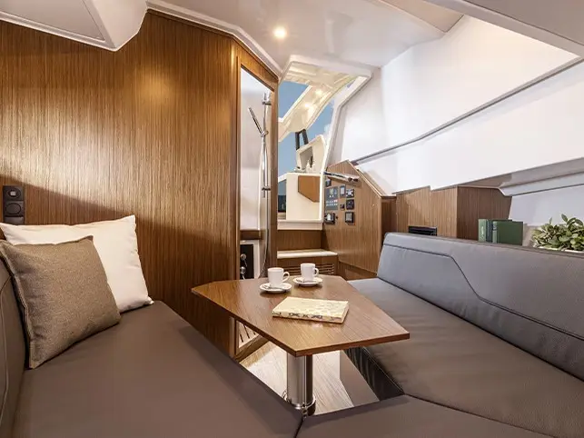 Nix Tun, Interior image