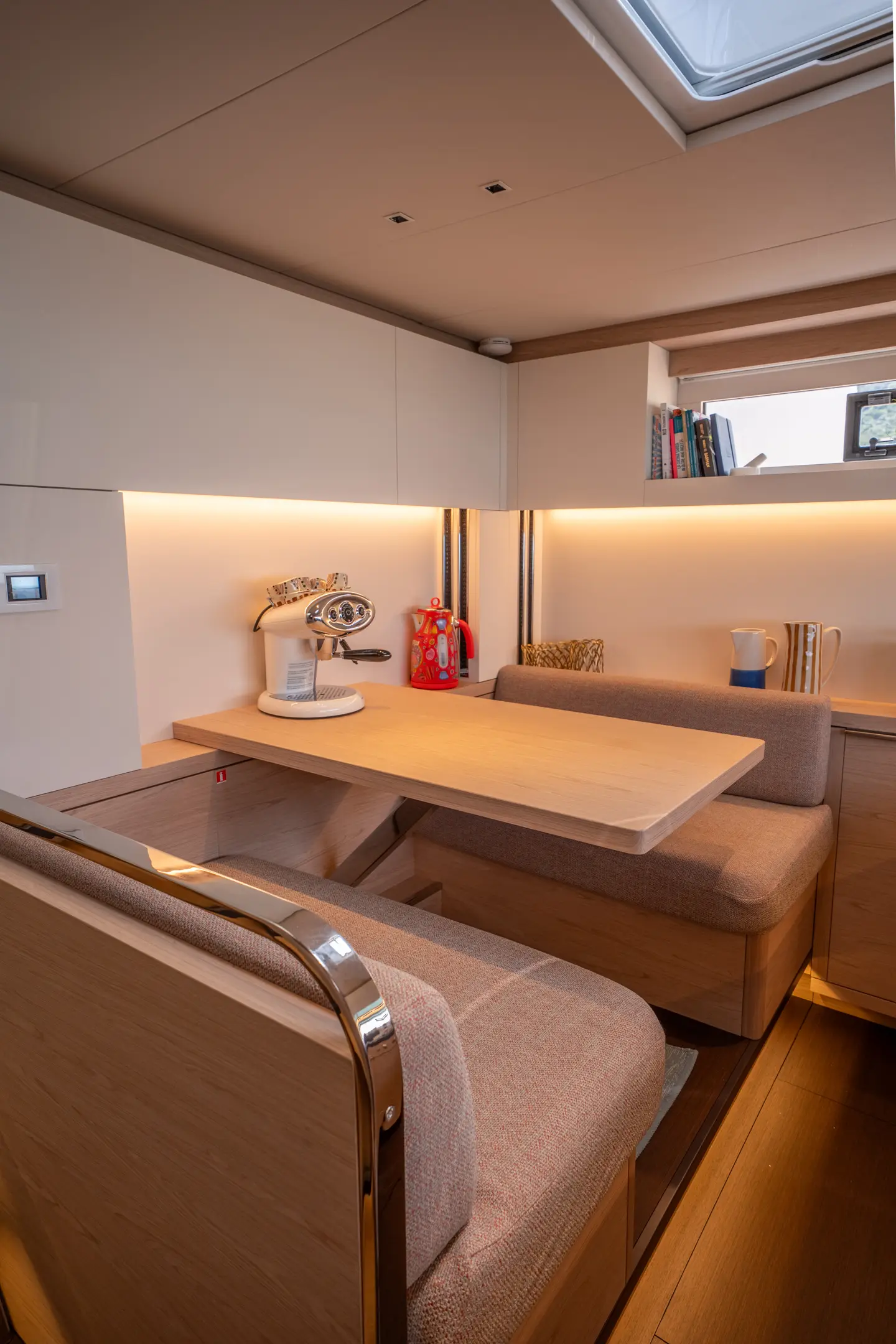 SAILUXE - Gloria, Kitchen